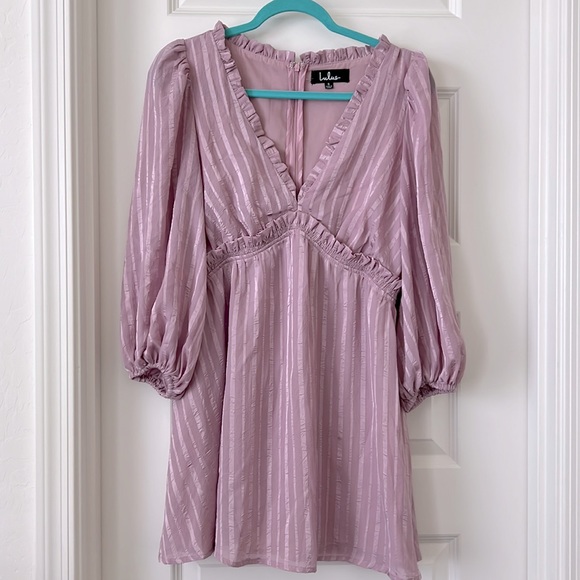 Lulus Dresses & Skirts - Lulus Flowy Dress